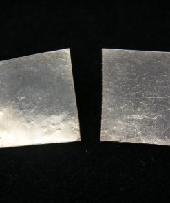 2 Stück Ohrringe als Ohrstecker Quadrat Design golden schmimmernd 925er Silber